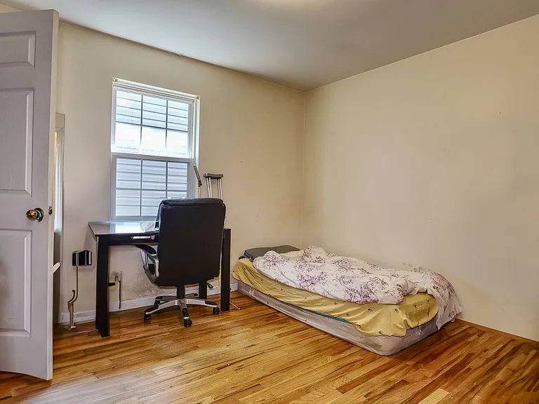 210 New York Ave #2 — Photo 6