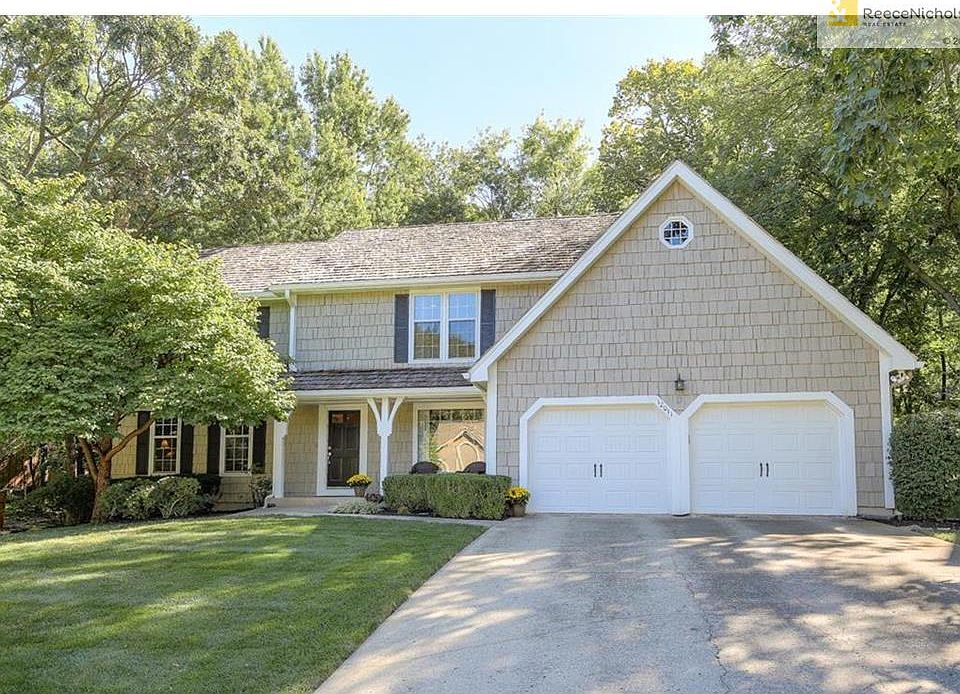 BRAND NEW 50 yr ROOF COMING SOON on this stunning 1.5 story, 5 bedroom home! Buyers select your shingle color!