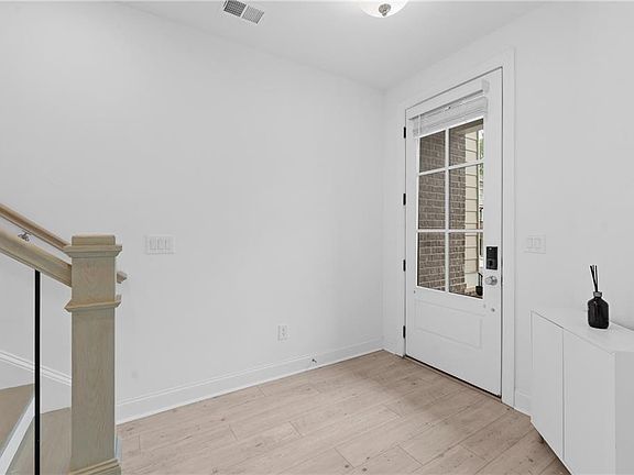 4th image of 3186 Moor View Rd #26