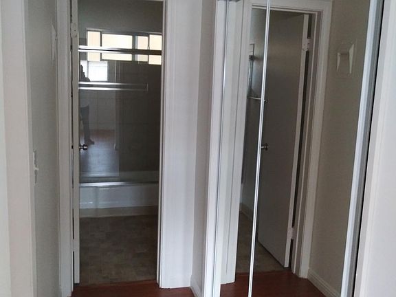 4th image of 3556 Garnet St #33