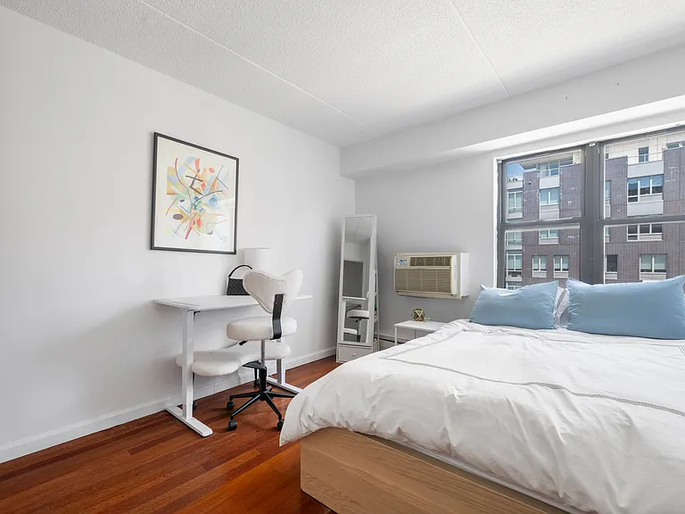 220 Manhattan Ave #5H — Photo 10