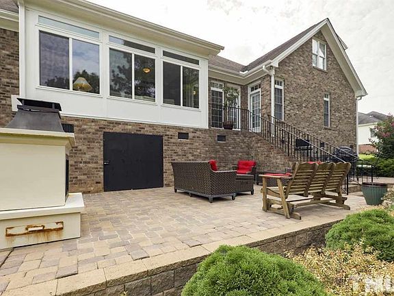 Has Under Deck Mower Storage