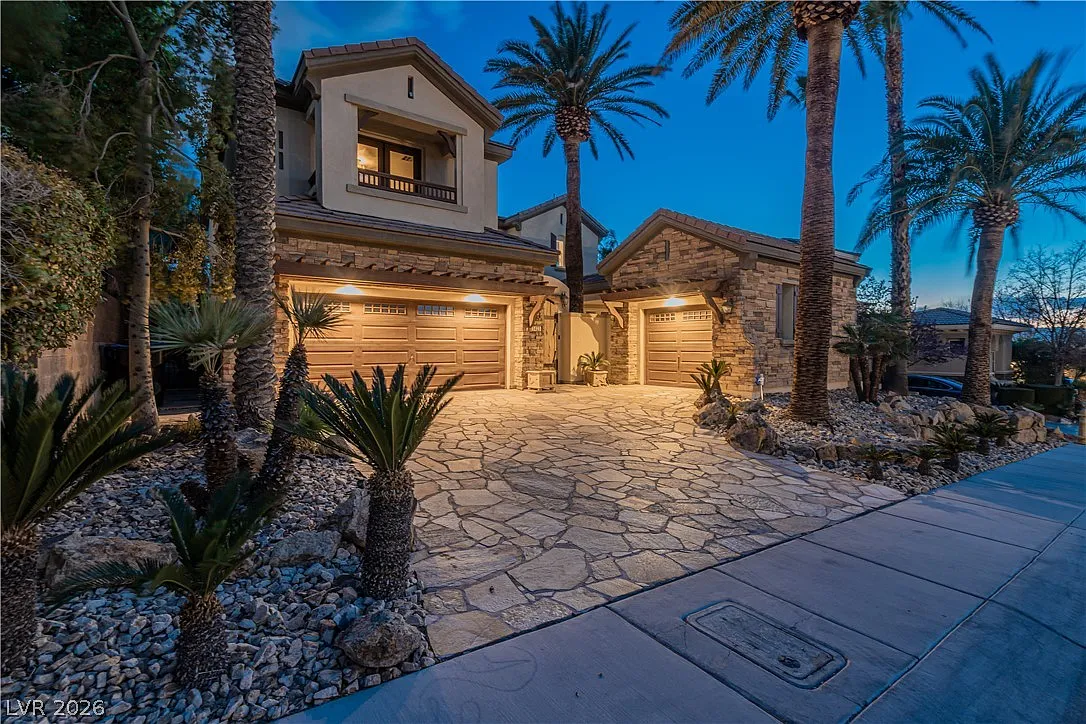 4 bed, 3.5 bath, 3739 sqft, $6,882 — Photo 4