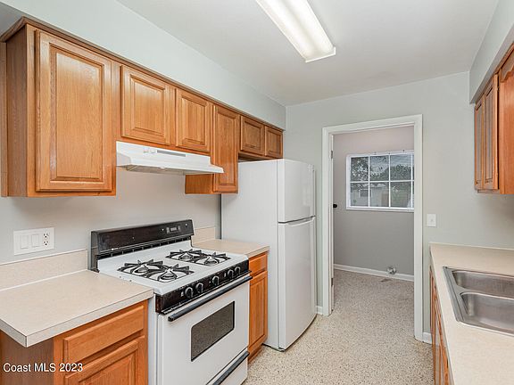 2nd image of 533 Clarewood Blvd