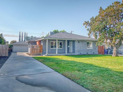 923 W Clinton Ave, Fresno, CA, 93705