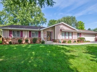 6250 W Plaza Cir, Brown Deer, WI 53223