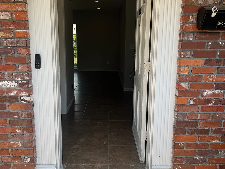 4727 Elaine Pl — Photo 3