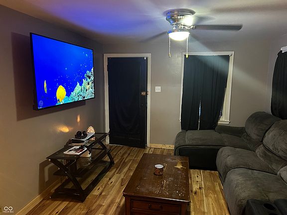 4th image of 1438 Blaine Ave