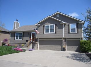 7010 NE 113th Ter, Kansas City, MO 64156