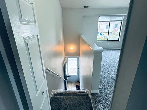 4th image of 15894 Orchard Ln