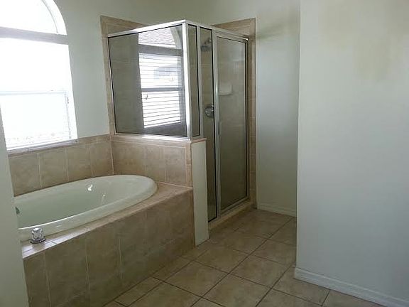4th image of 6750 Runner Oak Dr