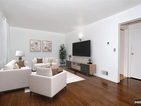 31 Madison Ave, Demarest, NJ 07627