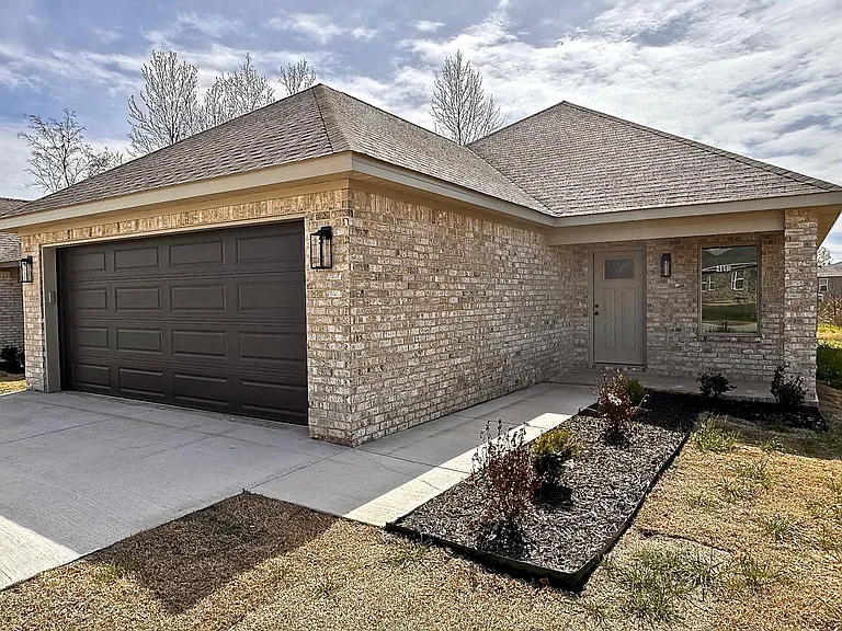 4613 Yukon Dr — Photo 3