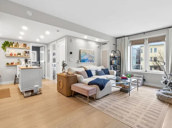 932 Broadway #212, Chelsea, MA 02150