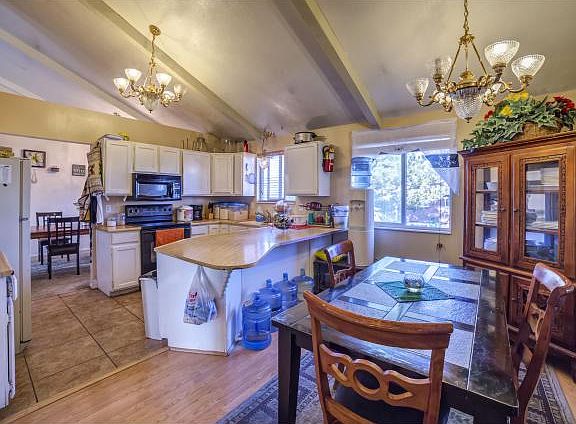 4th image of 3173 S Stanton Dr