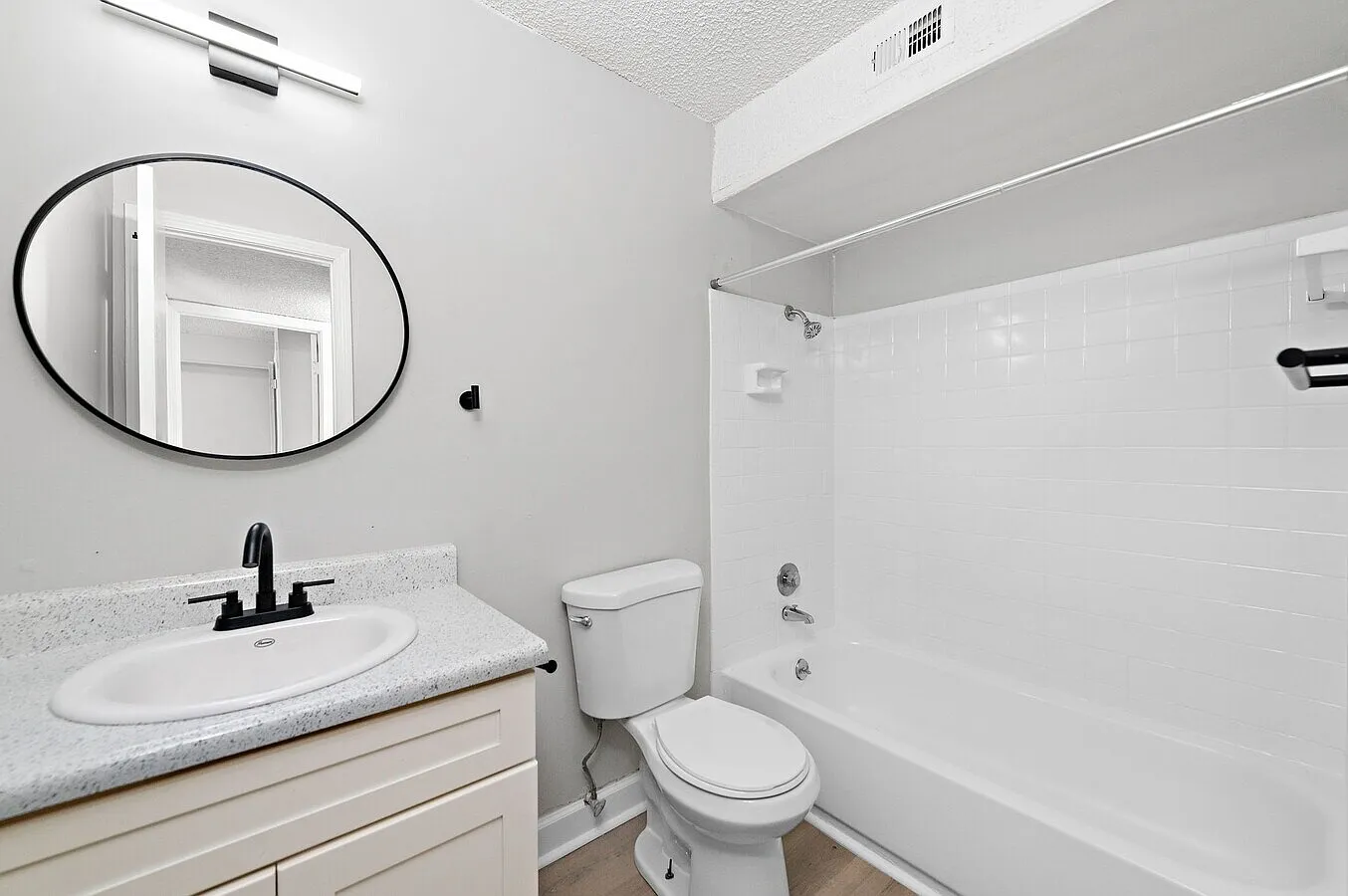 Meadowood Apartments — Photo 3