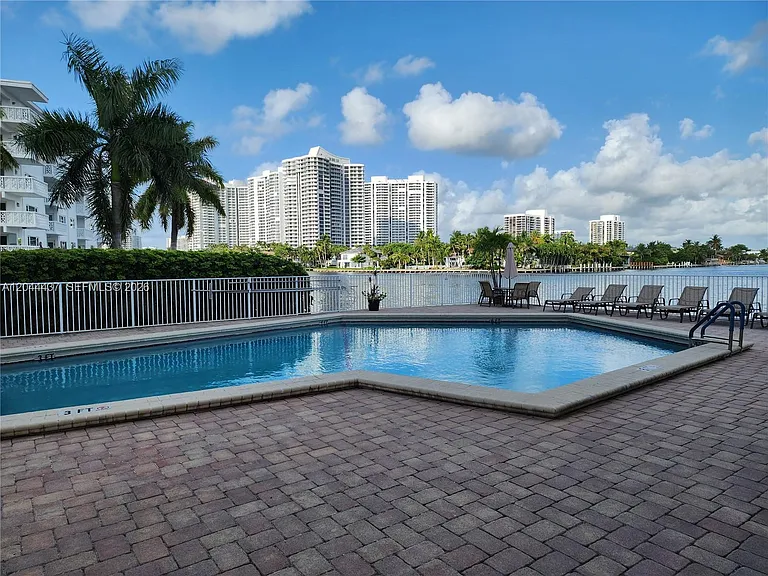 3161 S Ocean Dr #301 — Photo 6