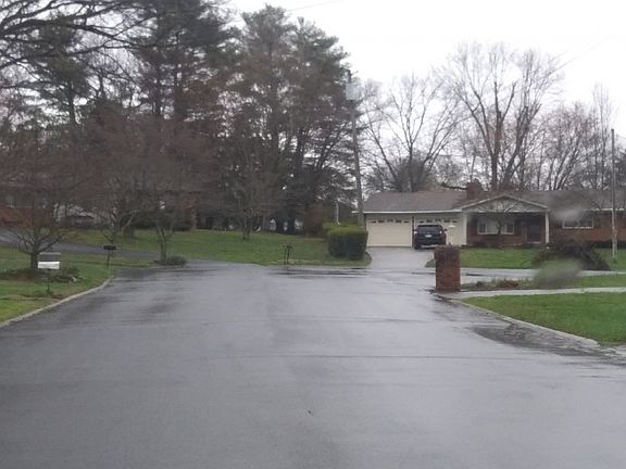 4th image of 5 Machamer Ct