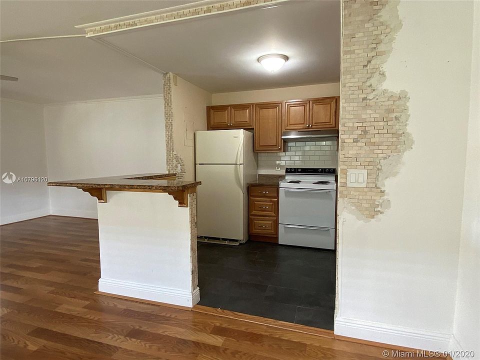 1st image of 631 N Flanders N #631