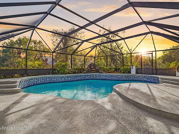 2nd image of 470 S Carpenter Rd