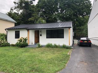 105 Mott St, Milford, PA 18337