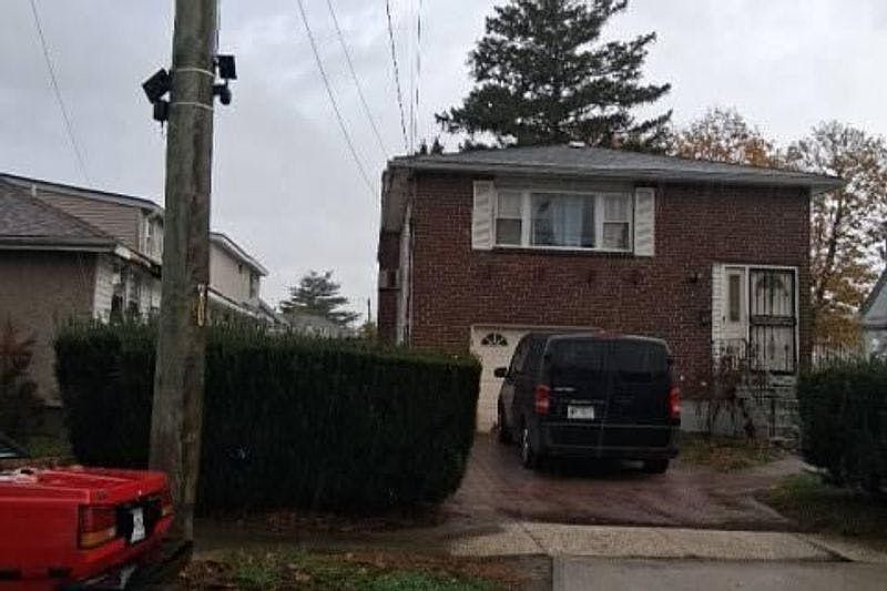 1st image of 203 Rhodes Ave