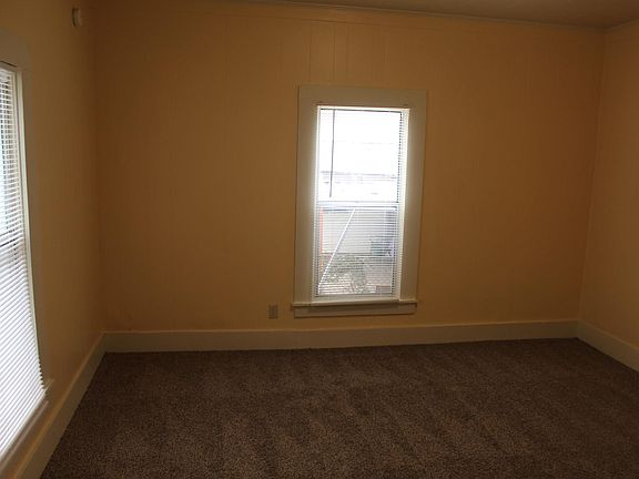 4th image of 703 E 5th St