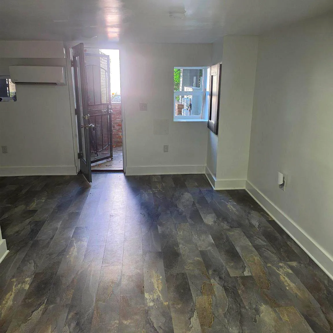 Studio, 1.0 bath, 3035 sqft, $1,550 — Photo 2