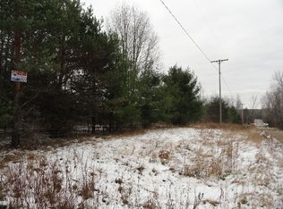 2 Rifle River Dr, Sterling, MI 48659