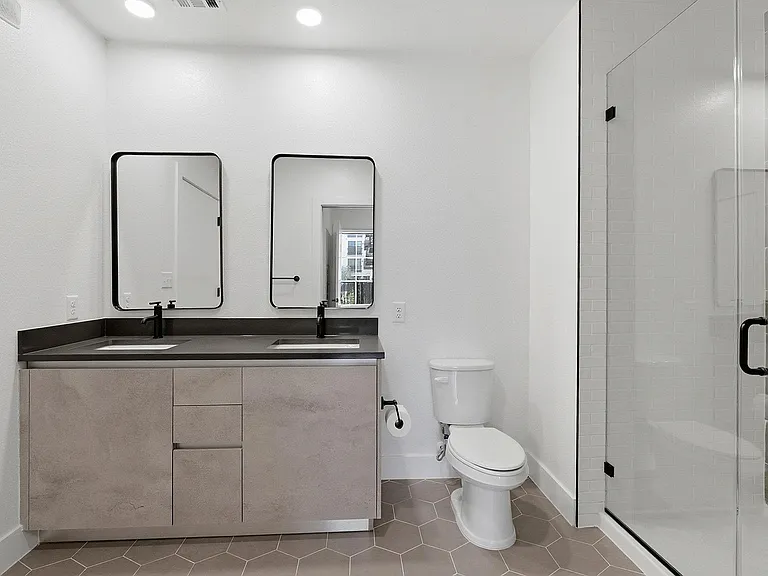 4315 S Congress Ave #202 — Photo 16