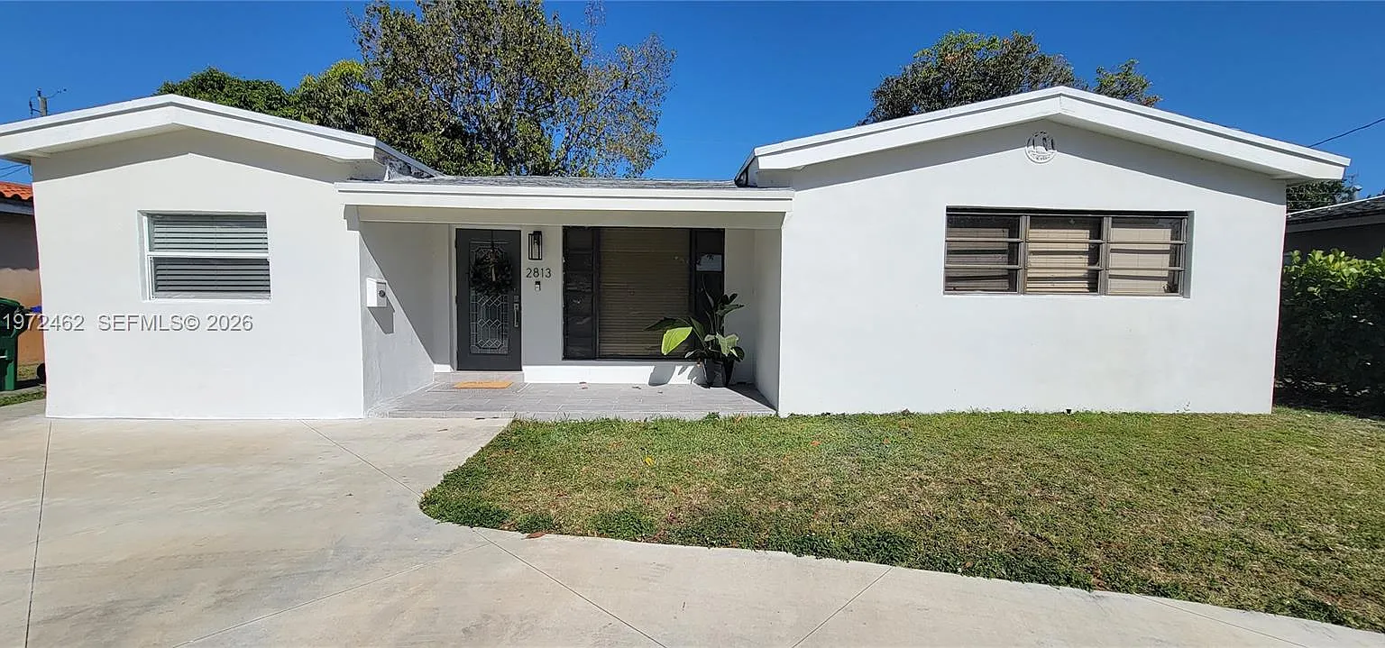 3 bed, 2.0 bath, 1360 sqft, $3,150 — Photo 1