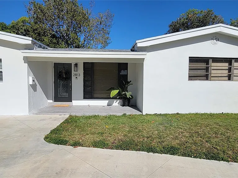 2818 Bahama Dr — Photo 1
