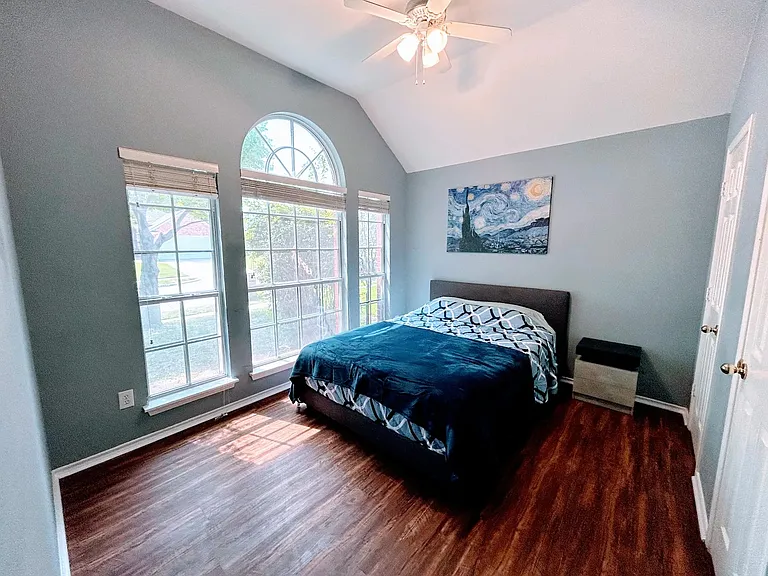 5500 Hill Haven Ct — Photo 13