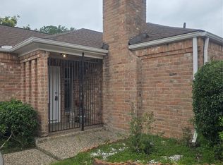 7622 Teal Run Dr, Houston, TX 77071