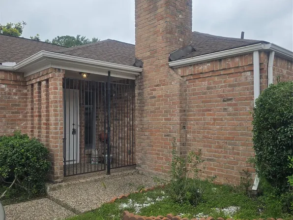 7622 Teal Run Dr, Houston, TX 77071
