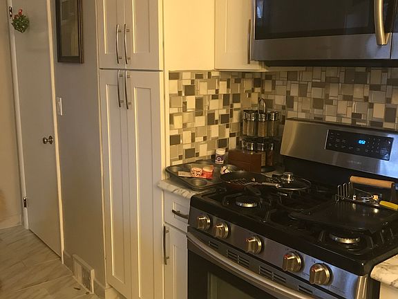 2nd image of 440 Hillcrest Dr