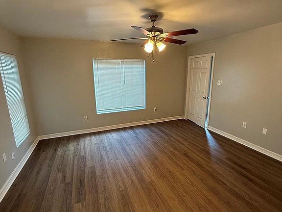 5th image of 4122 Drake St #1/2