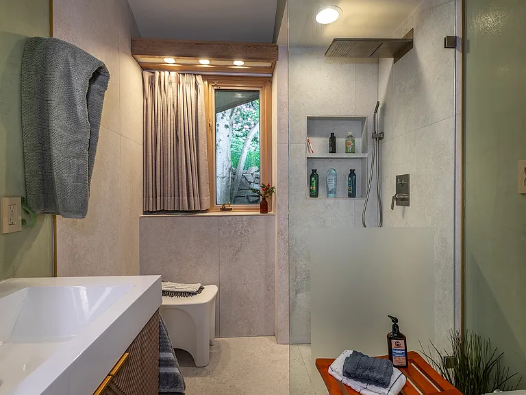 250 Westledge Dr — Photo 35