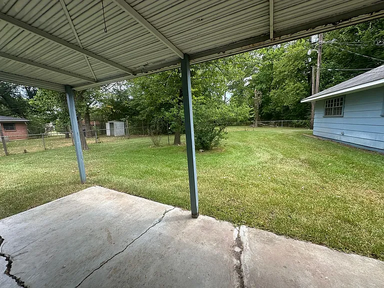 443 Janet Ln — Photo 22