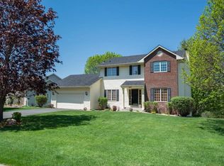 3667 Commonwealth Rd, Woodbury, MN 55125