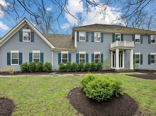 25089 N Pawnee Rd, Barrington, IL 60010