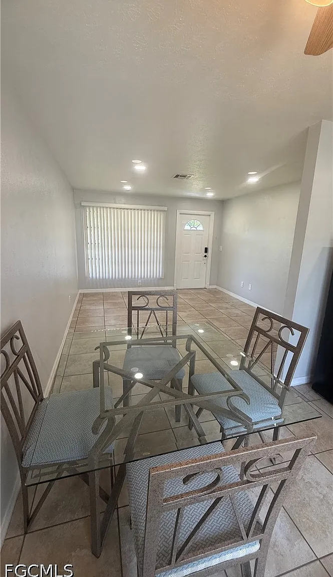 1 bed, 1.0 bath, 596 sqft, $1,200 — Photo 3