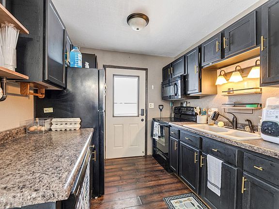 5th image of 119 E Saint Patrick St