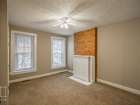 2nd image of 1489 E Broad St #11