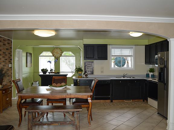 3rd image of 5372 S Queenswood Cir