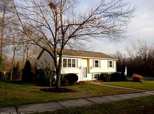 6 Hawks Nest Cir, Middletown, CT 06457