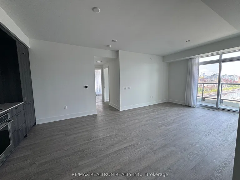 858 Dupont St #624 — Photo 5