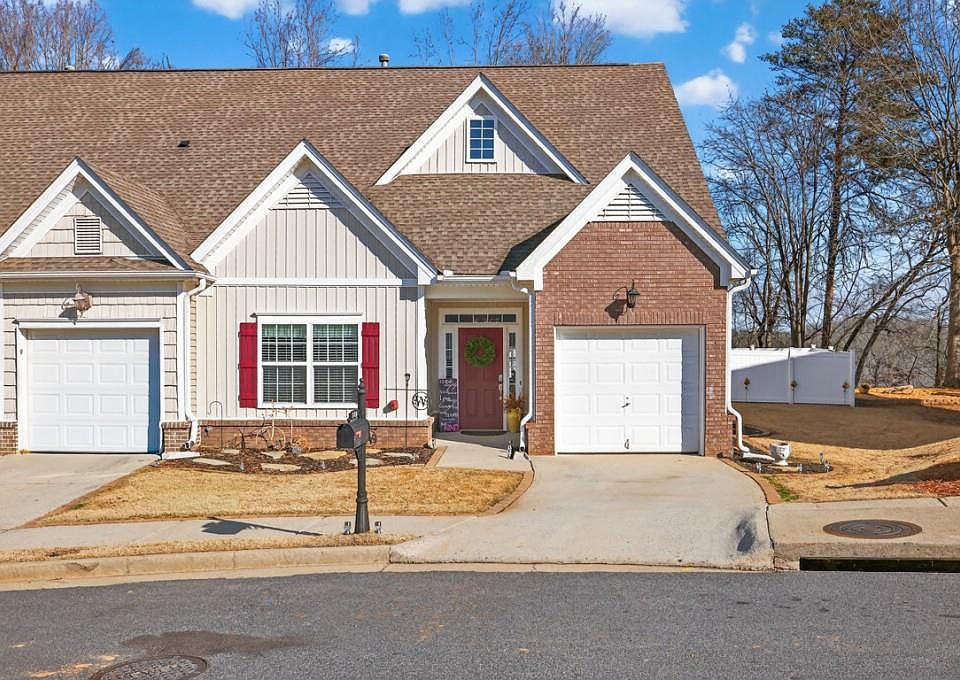 1st image of 160 Riley Cir