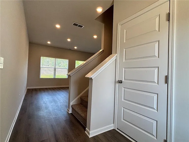 101 Lavender Cir — Photo 3