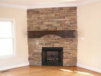 4th image of 1067 Grand Oaks Dr